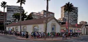 Casi mil personas, en solo dos horas, recibió la Exposición del Titanic en Alicante