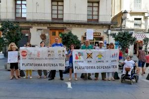 Familiares de niños con autismo se concentran este viernes frente a las puertas de la Generalitat