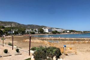 La Dirección General del Agua amplía la toma de muestras para poder abrir al baño la playa de Las Fuentes de Alcossebre