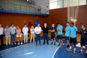 El alcalde de Benidorm acude al primer entrenamiento del BM Benidorm
