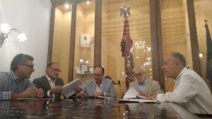 El Ayuntamiento de Orihuela y la Fundación Caja Mediterráneo culminan el acuerdo de arrendamiento de las instalaciones con la firma del contrato
