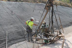 Recta final de les obres del cunetó est del polígon Santiago Payá - (foto 3) Recta final de les obres del cunetó est del polígon Santiago Payá - (foto 3)
