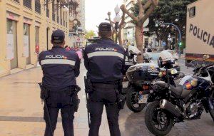 La Policía Nacional detiene a dos personas por denunciar falsamente ser víctimas de un robo violento y una estafa