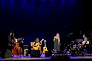 Rita Payés & Elisabeth Roma 'enamoran' al público en el ecuador del Orfim de Oropesa del Mar