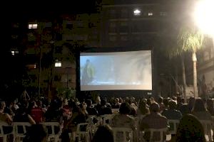 Las plazas de Torrent se convierten en salas de cine el fin de semana