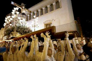 Aldaia celebra a su patrón, el Santísimo Cristo de los Necesitados, con una misa solemne y procesión