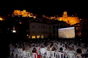 El estreno del documental sobre el campo de aviación marca el inicio de las fiestas en Vilafamés