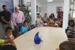 El Ayuntamiento recibe a los menores saharauis que pasan el verano en Altea con familias de acogida - (foto 2)