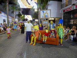 “Cabalgata” llena color e imaginación en #LaNuciaEnFestes