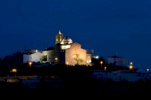 El cine de verano y las caminatas bajo la luz de la luna regresan al Poble Nou de Benitatxell