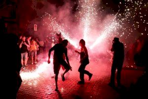 Foc, festa i un xou d’acrobàcia per encetar les Festes Majors d’Alaquàs 2019