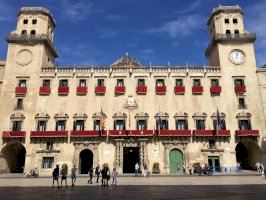 El Ayuntamiento de Alicante aprueba la renovación de luminarias en 29 calles y la mejora de accesibilidad de la calle Poeta Zorrilla