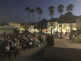 “Los Pitufos y la Aldea Perdida” este jueves en la plaça dels Músics