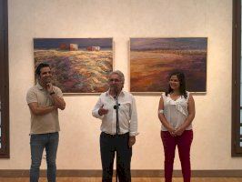 El Gran Teatro de Paterna acoge la última exposición del pintor valenciano Francisco Oficial