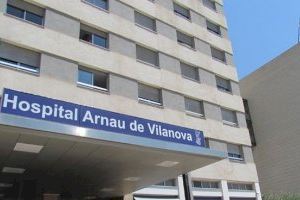 Nueve atendidos, entre ellos dos niños, por inhalación de humo en un incendio en Valencia