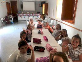 L'Ajuntament de Canet es converteix en una escola provisional per a solucionar la falta d'aules prefabricades
