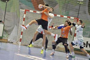 Primera victoria a domicilio para el Balonmano Benidorm