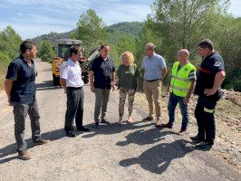 La Diputación  inicia los trabajos  de limpieza de márgenes y de eliminación de baches en el vial Cabanes-Oropesa