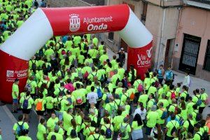 La marcha ‘Caminant per Onda’ reúne a más de 600 personas y pone en valor el patrimonio natural y hábitos saludables