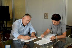 Alfafar firma el contrato de inicio de las obras de mejora y mantenimiento de dos centros educativos municipales