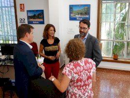 El diputat d’Hisenda i Innovació Vicent Mascarell visita les oficines de Gestió Tributària de Xàtiva - (foto 4)