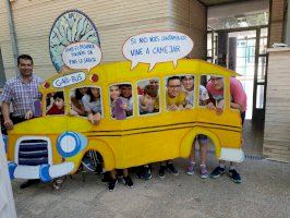 Los jóvenes se mueven para que los coches descansen