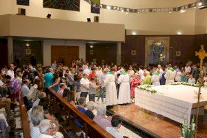 El cardenal Cañizares celebra el 50 aniversario de la parroquia de San Jerónimo en el barrio de Orriols