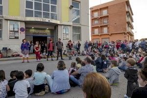 Teatro de calle, circo a ritmo de rocanrol y un brindis con horchata a la fiesta de inauguración de la 25 temporada de la Sala L’Horta - (foto 2)