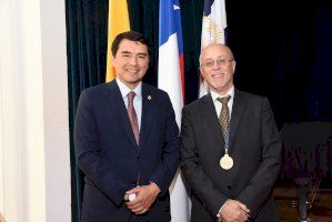 El catedrático de la Universitat de València Carlos Esplugues, doctor ‘honoris causa’ en Chile