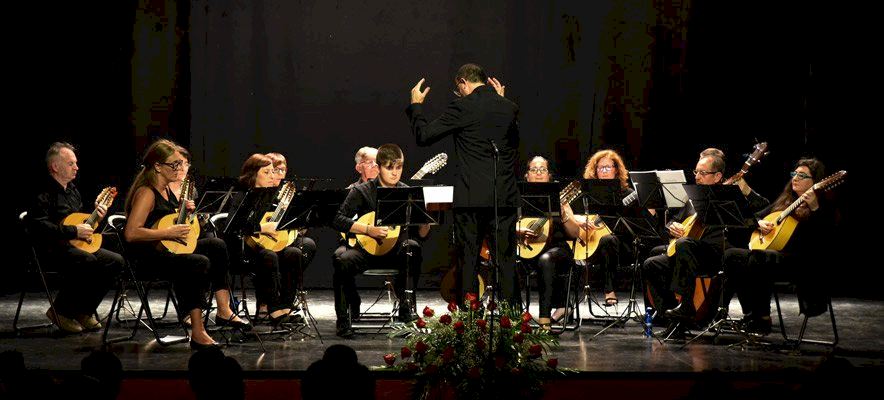 El Grupo Folclórico “Les Camaraes” Y La Orquesta De Pulso Y Púa “Ciudad ...