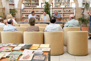 La Biblioteca Municipal de Xàbia enriquece sus fondos con la colección personal del intelectual Eduard Mira