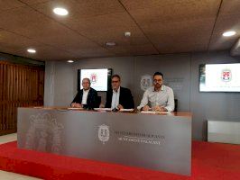 El Ayuntamiento crea la Unidad nocturna de Aperturas y Disciplina Urbanística de Policía Local, reordena los veladores y limita las licencias de pubs y discotecas