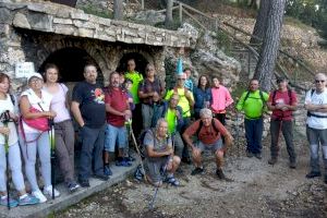 La asociación Amics de la Natura de Marxuquera  sube la cima de la Safor por la Font dels Olbis