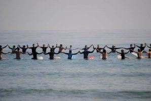 La playa del Arenal reunirá a los amantes del surf en la séptima edición del Quasimoto Surf's Up Invitational Burrifornia La playa del Arenal reunirá a los amantes del surf en la séptima edición del Quasimoto Surf's Up Invitational Burrifornia