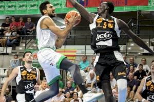 El TAU Castelló tira de garra en su primera victoria de la temporada