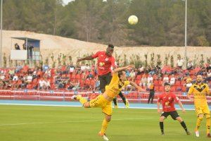 La Nucía empata 1-1 con el Badalona