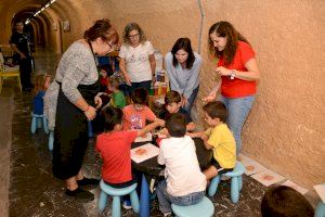 El Museo de la Rajorelia acerca a los escolares de Paiporta al mundo del arte