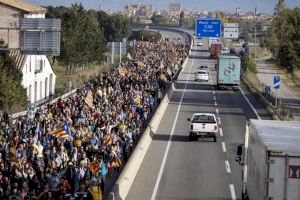 La política valenciana, en vilo por la crisis en Cataluña