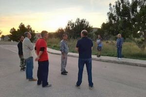 Siete personas desempleadas limpiarán durante seis meses los caminos y zonas verdes del Poble Nou de Benitatxell