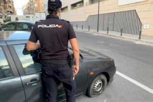 Roban a un hombre, le intentan atropellar y protagonizan una persecución policial en Alicante