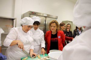 El alumnado del taller municipal de empleo «Gastronomía y Restauración» aprenderá de la mano de chefs de reconocido prestigio - (foto 2) El alumnado del taller municipal de empleo «Gastronomía y Restauración» aprenderá de la mano de chefs de reconocido prestigio - (foto 2)
