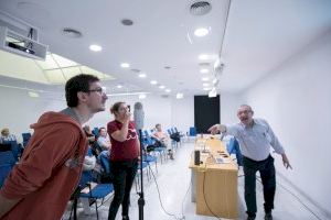 Taller gratuït de doblatge a Gandia - (foto 2) Taller gratuït de doblatge a Gandia - (foto 2)