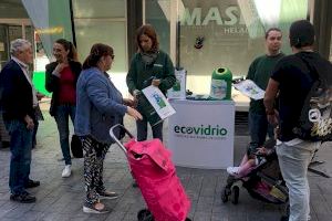 El Ayuntamiento de San Vicente del Raspeig y Ecovidrio promueven el reciclaje de vidrio en el Mercado Municipal