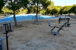 El Ayuntamiento de Alicante completa el programa de renovación de parques infantiles y la implantación de espacios de calistenia y ejercicios biosaludables