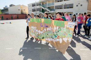 Los niños y niñas de Mislata marchan contra la leucemia infantil