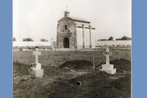 El Cementerio Municipal de Nules alberga una exposición fotográfica relacionada con su trayectoria histórica