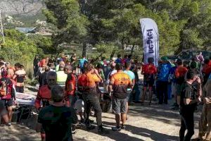 Más de 100 personas acuden a la llamada del Club Ciclista Altea y Medio Ambiente para la limpieza del Tossal de Mandem