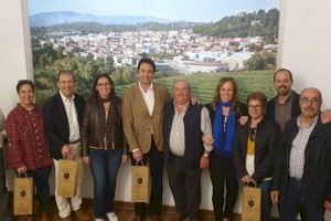 Vicente Betoret visita la Coperativa Vinicola San Pedro Apostol de Godelleta