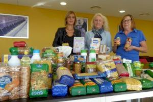 El “Halloween Solidario” dona 100 kilos de comida  al Programa de Alimentos