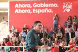 Sánchez apela al "voto útil" y llama a la movilización en su último mitin en Valencia